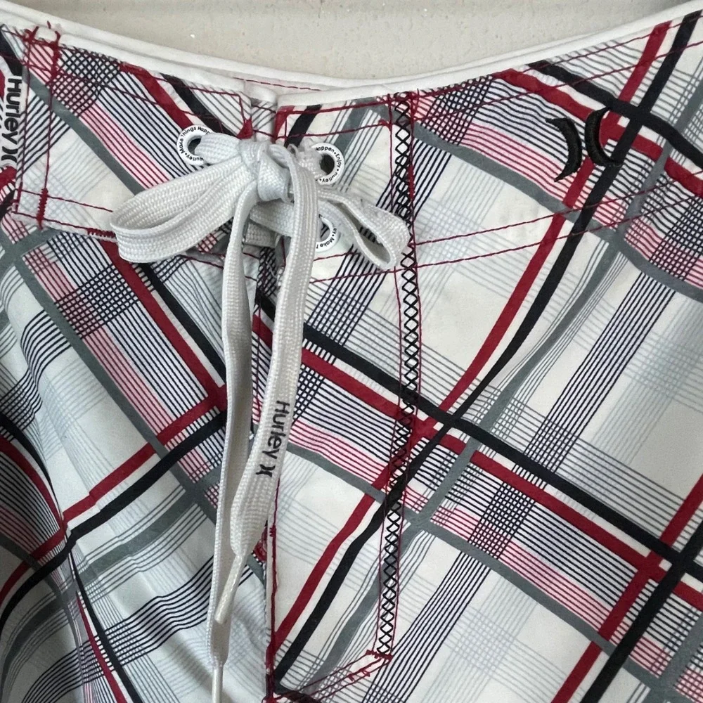Hurley Mens Plaid Board Shorts White Red Black‎ Cargo Pocket MB04PN Size 34